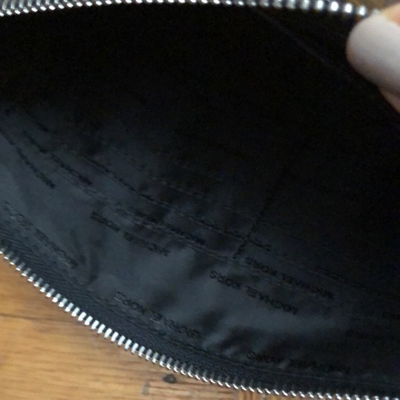 Michael Kors clutch - Picture 8 of 8